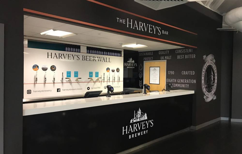 Harvey's Beer Wall, Dick's Bar