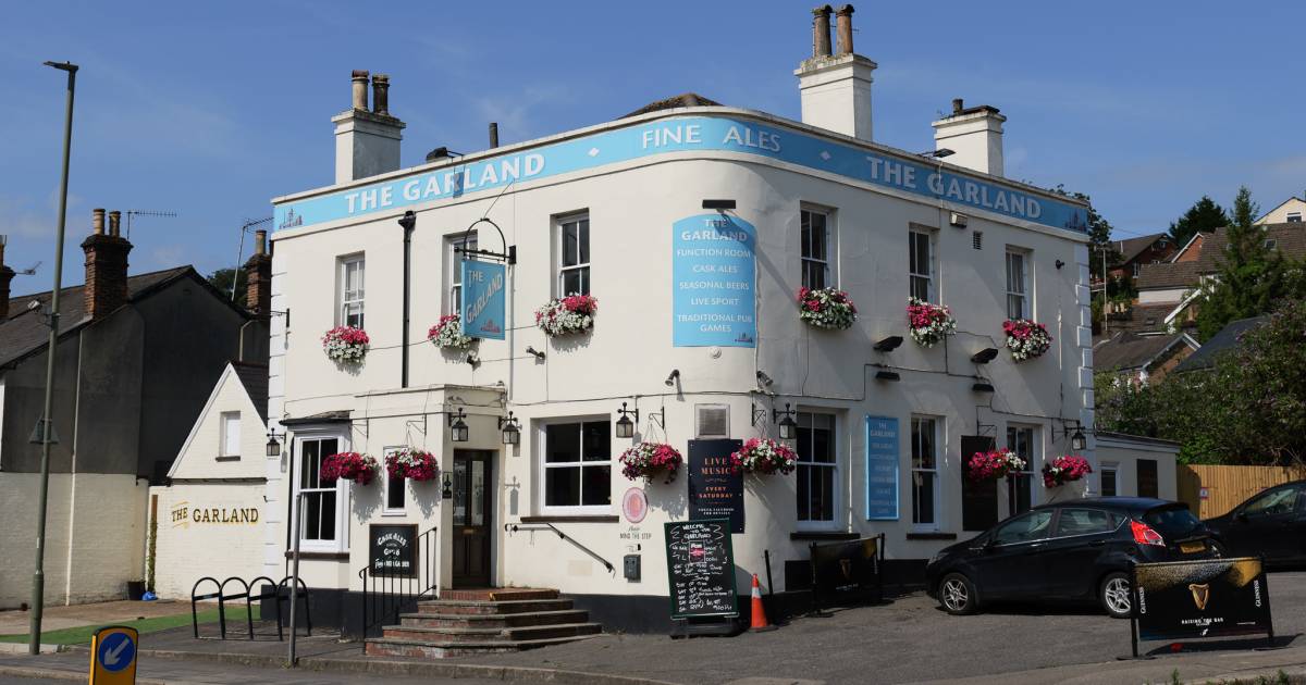 The Garland Public House